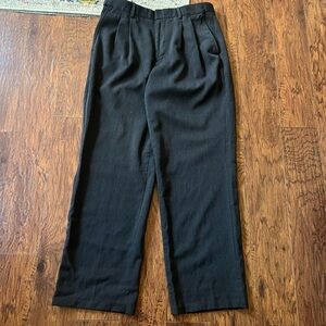 Eddie Bauer Men's Charcoal 100% Wool Relaxed-Fit Pleated-Front Dress Pants 32x30